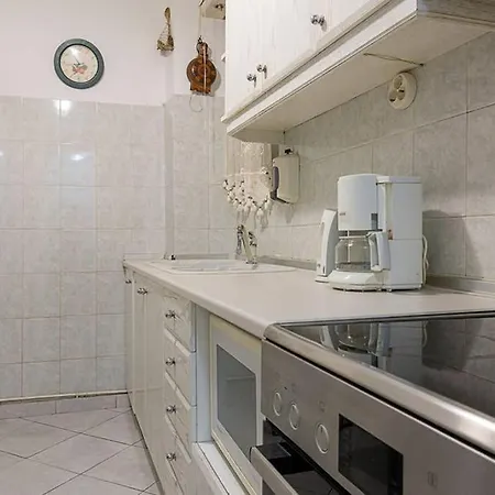 Apartamento Vintage Style With Beautiful Backyard *
