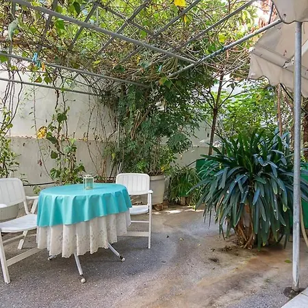 Apartamento Vintage Style With Beautiful Backyard